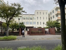 【大阪府/大阪市住之江区南港中】南港はなのまち住宅 37号棟 大阪市立南港北中学校（現地より約570m）