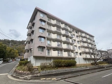 【兵庫県/宝塚市中山五月台】中山五月台住宅 25号棟 外観