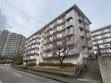 【兵庫県/宝塚市中山五月台】中山五月台住宅 25号棟 外観