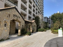 【大阪府/大阪市浪速区湊町】なんばセントラルプラザリバーガーデン C棟 敷地内