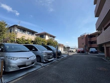 【兵庫県/西宮市上甲東園】アールヴェール上甲東園 駐車場