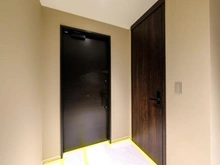 【大阪府/大阪市北区豊崎】ブランズタワー梅田North 玄関：リフォーム工事中