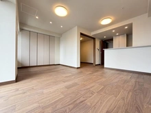 【大阪府/大阪市北区大淀南】グランドメゾン新梅田タワーTHE CLUB RESIDENCE リビング・ダイニング