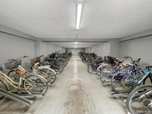 【大阪府/豊中市新千里西町】千里中央アインス 駐輪場