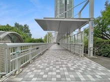 【大阪府/豊中市新千里西町】千里中央アインス 遊歩道（現地より約208m）