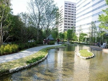 【大阪府/大阪市北区大深町】グランフロント大阪オーナーズタワー 庭園（現地より約10m）