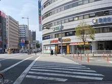 【大阪府/大阪市福島区大開】キングマンション福島VI スギドラッグ野田阪神店（現地より約680m）：
