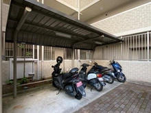 【兵庫県/西宮市中前田町】 ディークラディア西宮 バイク置場