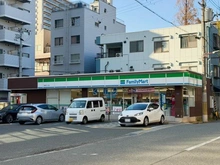 【大阪府/大阪市福島区鷺洲】リバーガーデン福島木漏れ日の丘 CDEF棟 ファミリーマート鷺洲五丁目店（現地より約130m）