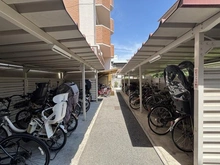 【大阪府/大阪市東成区東中本】メロディーハイム緑橋 駐車場：駐輪場空有（確認日：2026年8月）
使用料：200円/月
