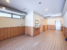 【大阪府/大阪市鶴見区焼野】アービング鶴見緑地公園 エントランス