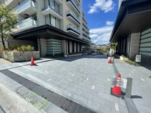 【大阪府/吹田市千里山虹が丘】シエリアシティ千里山 B棟 アプローチ