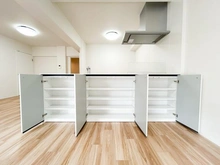 【大阪府/大阪市住之江区南港中】南港はなのまち住宅 37号棟 収納