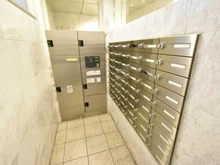 【大阪府/大阪市北区東天満】ランズ南森町 宅配BOX：右側：メールBOX