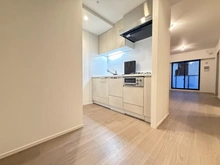 【大阪府/大阪市中央区久太郎町】ジオタワー堺筋本町 ダイニングキッチン