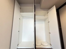【大阪府/大阪市中央区久太郎町】ローレルタワー堺筋本町 収納:クローゼット