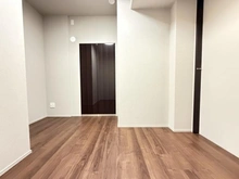 【大阪府/大阪市中央区久太郎町】ローレルタワー堺筋本町 洋室