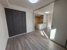 【京都府/京都市中京区西ノ京南大炊御門町】シャリエ京都円町 洋室：約5.4帖