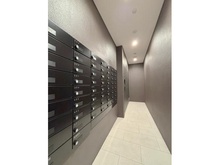 【大阪府/大阪市福島区野田】ワコーレ福島野田ザ・レジデンス 宅配BOX：手前：メールBOX