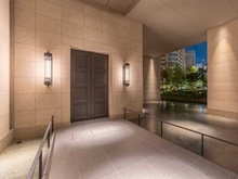 【大阪府/大阪市北区大深町】グラングリーン大阪 THE NORTH RESIDENCE アプローチ