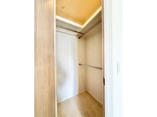 【大阪府/大阪市北区中津】うめきたザ・レジデンス 収納：ウォークインクローゼット