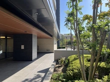 【大阪府/茨木市田中町】ジェイグラン・エル茨木 アプローチ