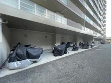 【大阪府/寝屋川市豊里町】エステムコート香里園　10階 バイク置場