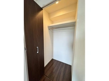 【大阪府/大阪市北区茶屋町】ジオグランデ梅田 収納：ウォークインクローゼット