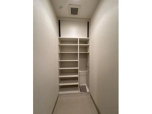 【大阪府/大阪市北区茶屋町】ジオグランデ梅田 収納：シューズインクローゼット