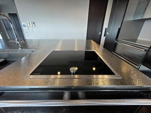 【大阪府/大阪市中央区西心斎橋】ローレルタワー心斎橋 キッチン：IHコンロ