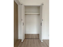 【大阪府/豊中市寺内】日商岩井第六緑地公園マンション 収納：洋室約6帖内