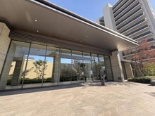 【大阪府/大阪市東淀川区下新庄】ローレルスクエア OSAKA LINK エントランス