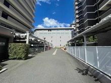 【大阪府/吹田市津雲台】ステイツ千里津雲台ビュースクエア 駐車場