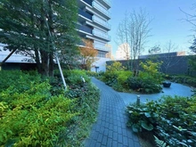 【大阪府/大阪市福島区海老江】ジオ福島野田The Marks 敷地内：オーナーズガーデン