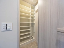 【大阪府/大阪市北区中津】ザ・パークハウス大阪梅田タワー 収納：シューズインクローゼット