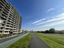 【東京都/大田区矢口】ザ・ガーデンズ大田多摩川 ブライトテラス 多摩川大橋緑地（現地より約80m）