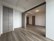 【東京都/江戸川区南小岩】プラウドタワー小岩フロント 洋室：奥：LDK