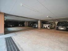 【東京都/葛飾区新宿】ライオンズマンション亀有 駐車場：別途使用料がかかります。