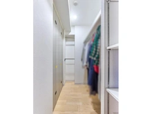 【東京都/葛飾区堀切】デュオ堀切菖蒲園 収納：ウォークスルークローゼット