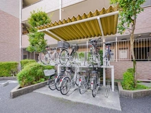【東京都/葛飾区柴又】ライオンズマンション高砂ガーデン 駐輪場：駐輪場は有料です。
空き状況は担当までお問い合わせください。