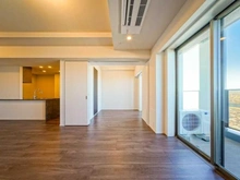 【東京都/江戸川区平井】プラウドタワー平井 リビング・ダイニング：（奥）洋室