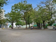 【東京都/墨田区亀沢】リビオレゾン両国　オン・ザ・ステーション 墨田区立両国公園（現地より約400m）