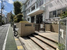 【東京都/江戸川区西小岩】オープンレジデンシア小岩ステーションフロント 江戸川区立西小岩小学校（現地より約270m）