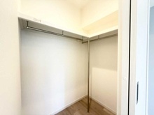 【東京都/台東区千束】ドムール入谷 収納：ウォークインクローゼット