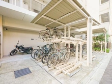 【東京都/荒川区東日暮里】イニシア日暮里アベニュー 駐輪場