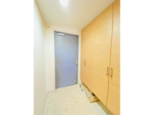 【千葉県/千葉市若葉区高品町】インプレスト高品 玄関：【家具調度品は価格に含まれません】