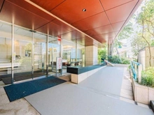 【東京都/府中市府中町】プラウド府中町 エントランス