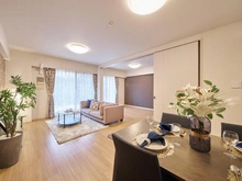 【東京都/府中市東芝町】プラウド府中東芝町 リビング・ダイニング：※家具調度品等は販売価格に含まれておりません