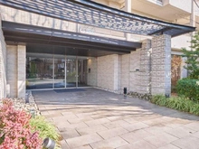 【東京都/府中市東芝町】プラウド府中東芝町 エントランス