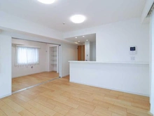 【東京都/多摩市関戸】日神パレステージ聖蹟桜ヶ丘 LDK：約14.0帖
（奥）洋室